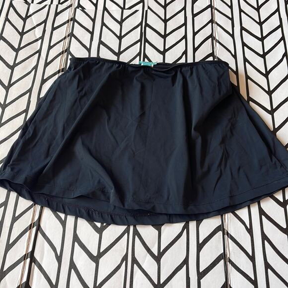 Assets by SPANX Skirtini Swimsuit Bottom- power hold size Medium in black - Picture 1 of 4